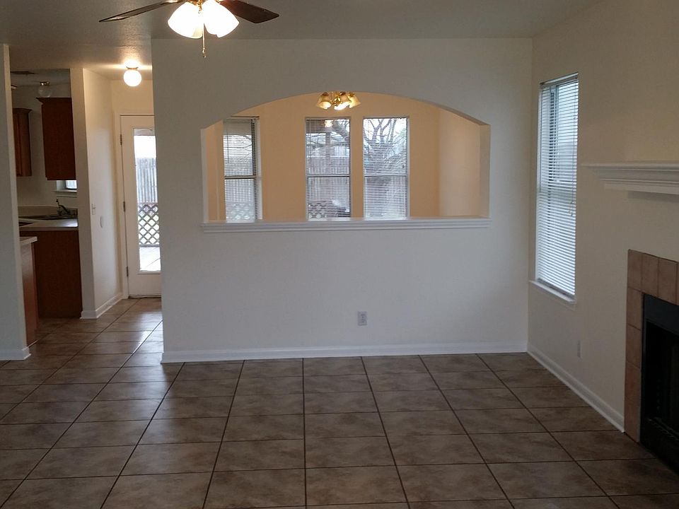 1st image of 803 Eaglecreek Dr