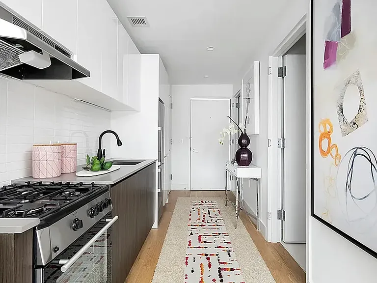237 11th St #6C — Photo 3