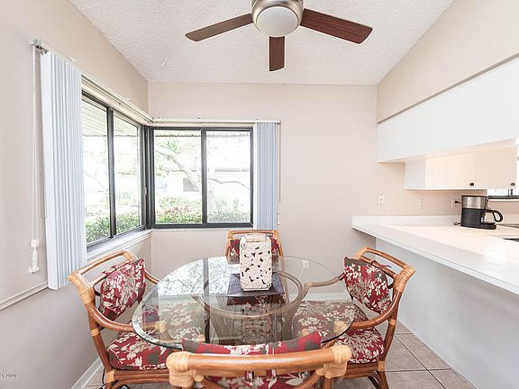 5th image of 1307 Parkside Pl #1307