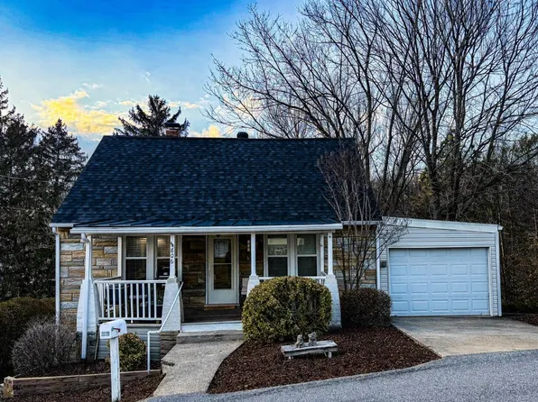 806 Randolph St, Staunton, VA 24401