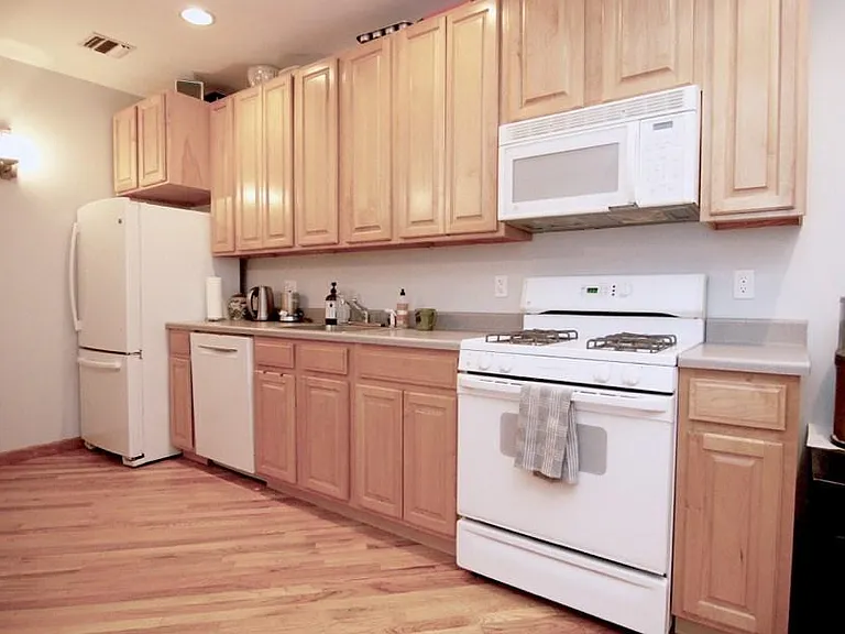 518 Park Ave #2R — Photo 8