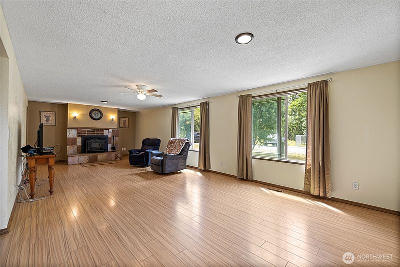 5th image of 29517 158th Ave E