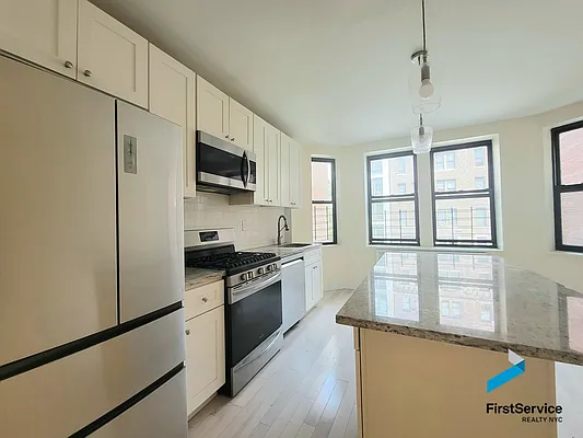 Rented by FirstService Realty (legacy) | media 3