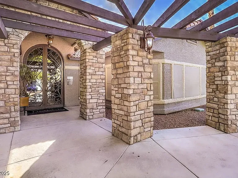 2750 S Durango Dr #1016 — Photo 6