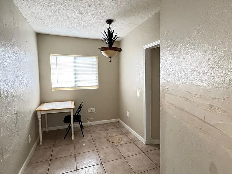 1703 McCarthy Ave — Photo 27