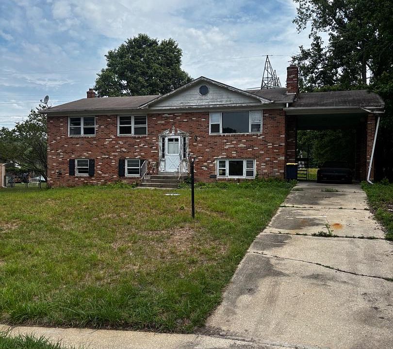 1st image of 8002 Knollwood St