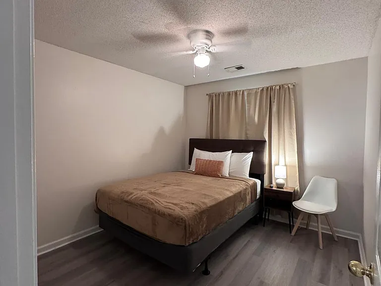 7503 Hunters Hollow Ln — Photo 9