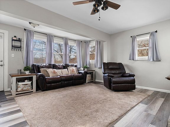 4th image of 625 Barlow St