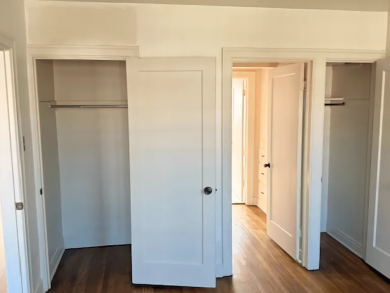 Broadway Apartments — Photo 5