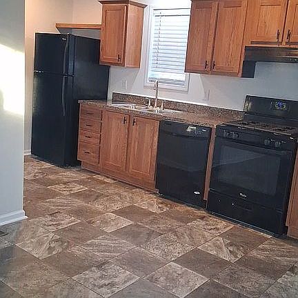 2nd image of 5112 N Fairmount St Trlr 102