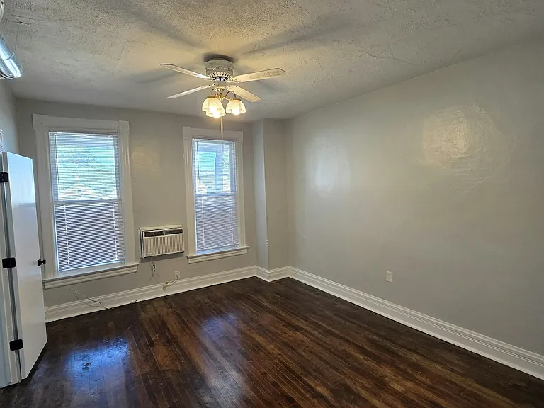 Freshly Painted Living Room 17x 14ft