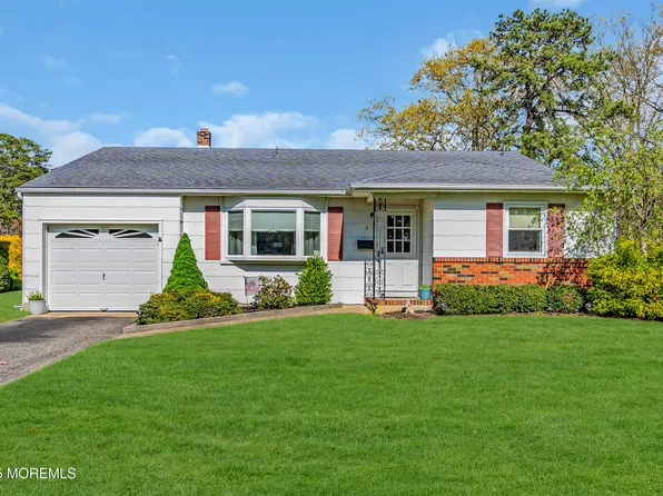 5 Oxford Drive, Toms River, NJ 08757