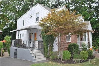 2nd image of 30 Parkview Ct