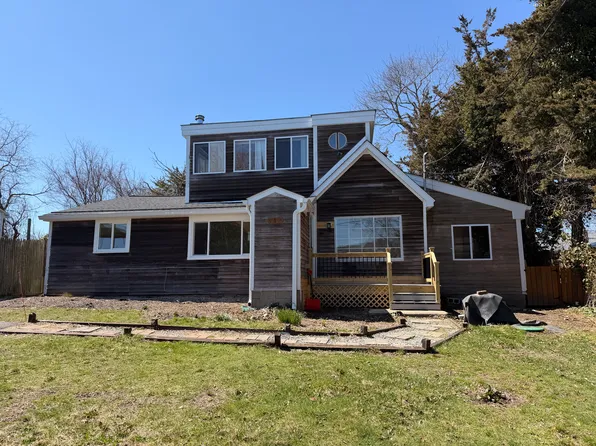 112 King Phillip St, Portsmouth, RI 02871