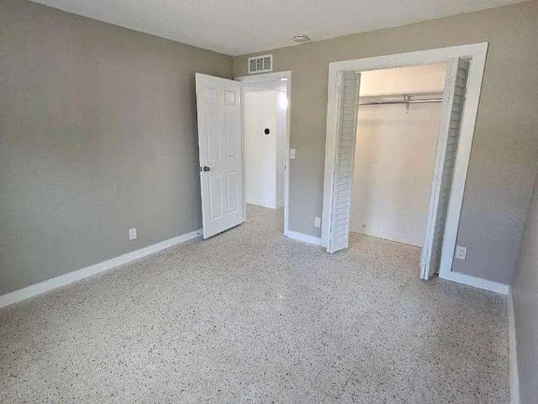 1023 N Tamarind Ave — Photo 7