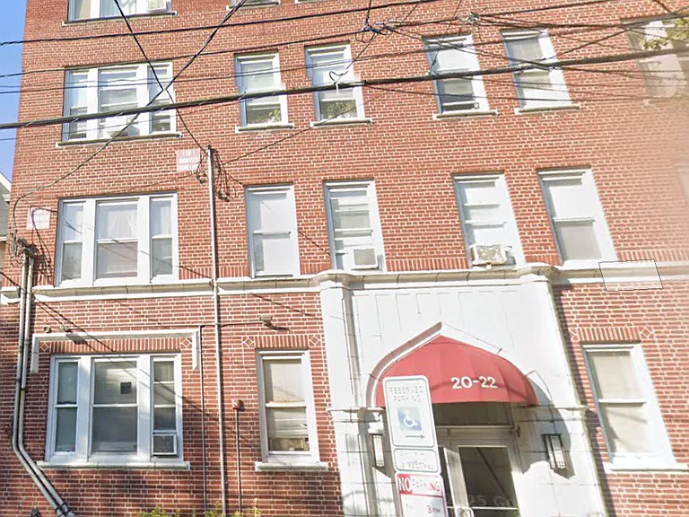 21-22 Emory St #404A — Photo 1