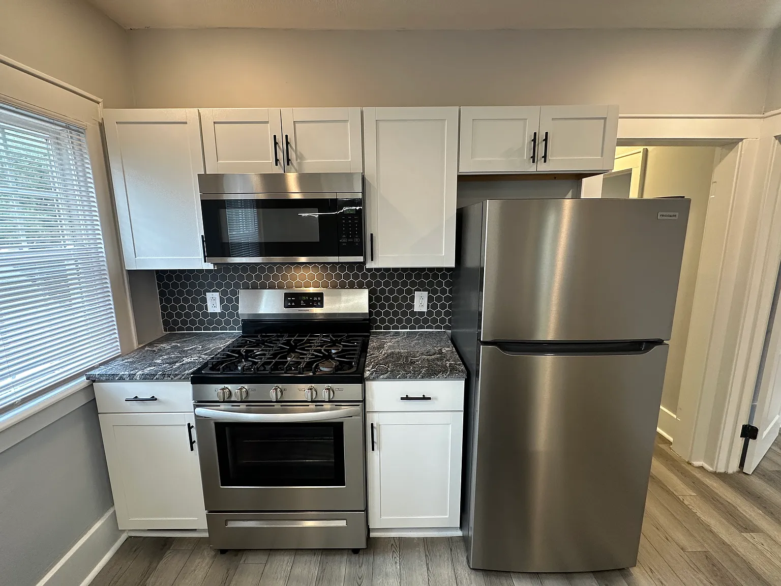 2 bed, 825 sqft, $1,495 — Photo 2