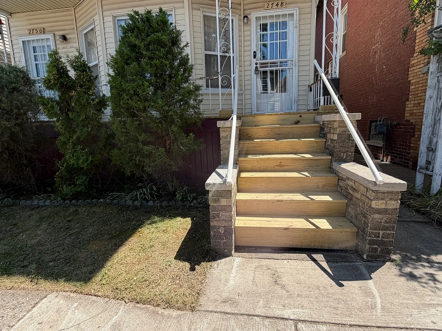 3 bed, 1200 sqft, $1,700 — Photo 3
