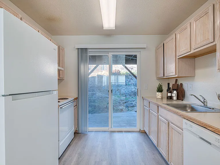 Mountain Glen Apartments — Photo 19