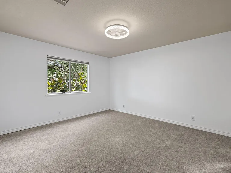 104 Grant Ct — Photo 16