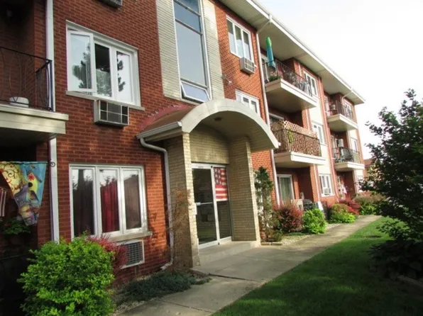 4750 W 101st St, Oak Lawn, IL 60453
