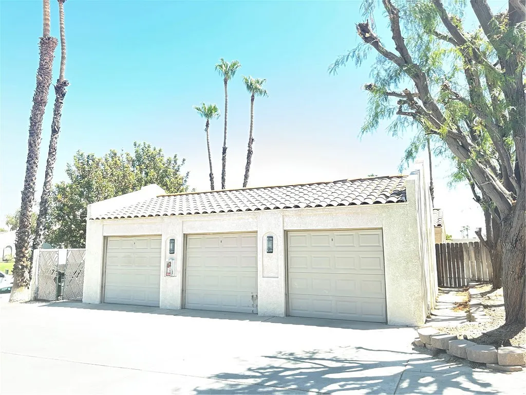 2 bed, 1174 sqft, $1,795 — Photo 3