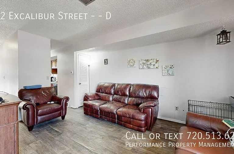 802 Excalibur St #D — Photo 2