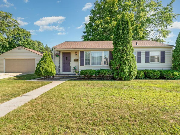 1210 South Dr, Mount Pleasant, MI 48858