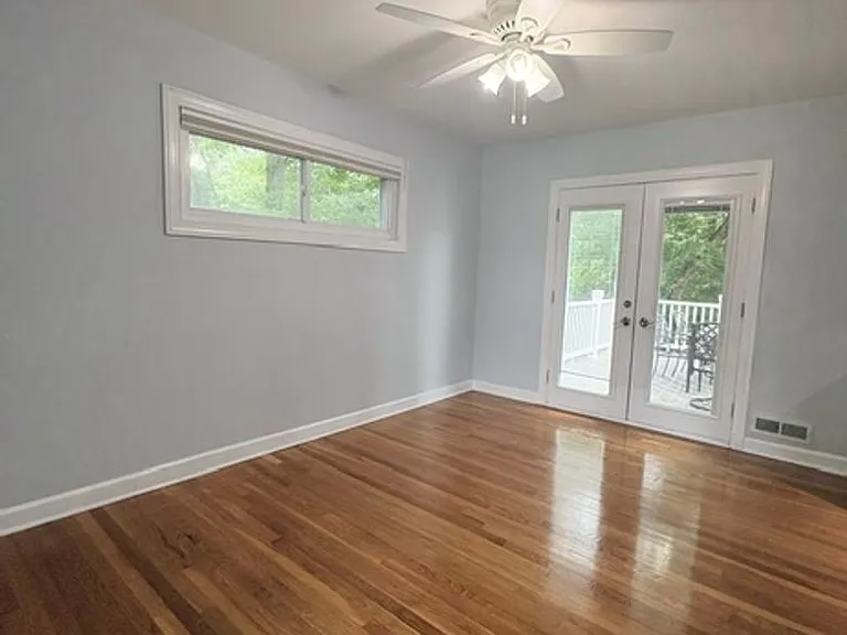 9714 Admiralty Dr — Photo 13
