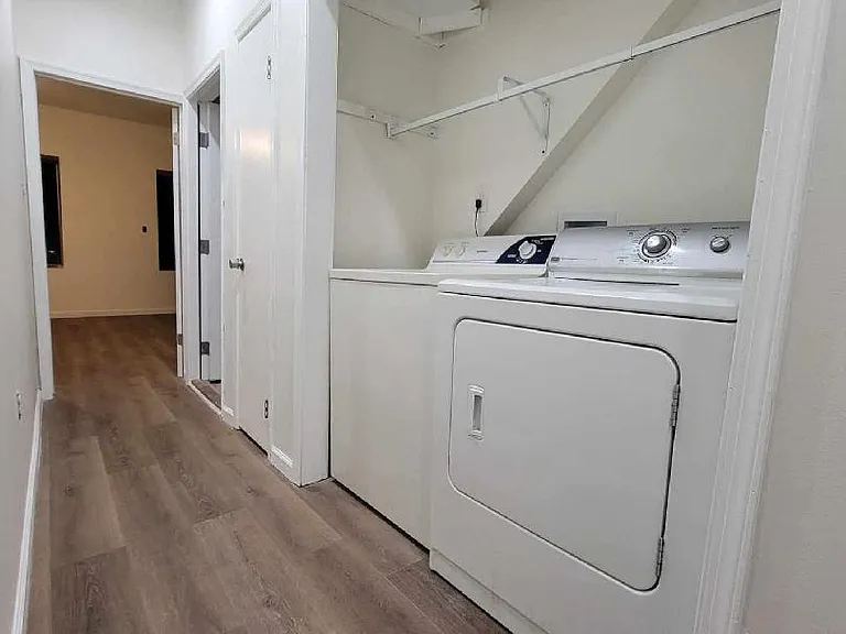 717 Main St #1 — Photo 10