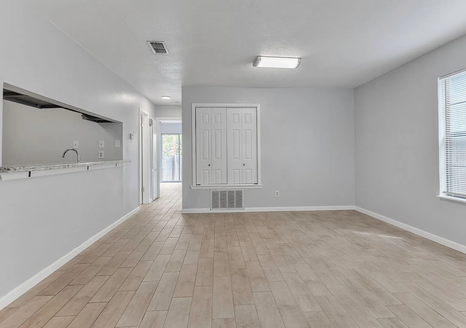 Shannon Circle A-D 107 — Photo 3