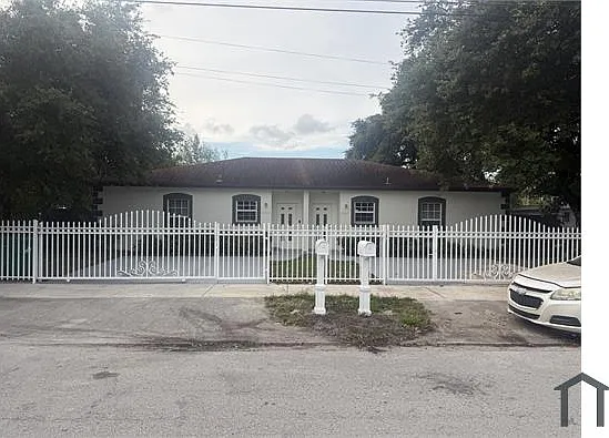 3 bed, 1350 sqft, $3,200 — Photo 3