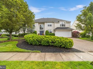 14 Cameo Dr, Cherry Hill, NJ 08003