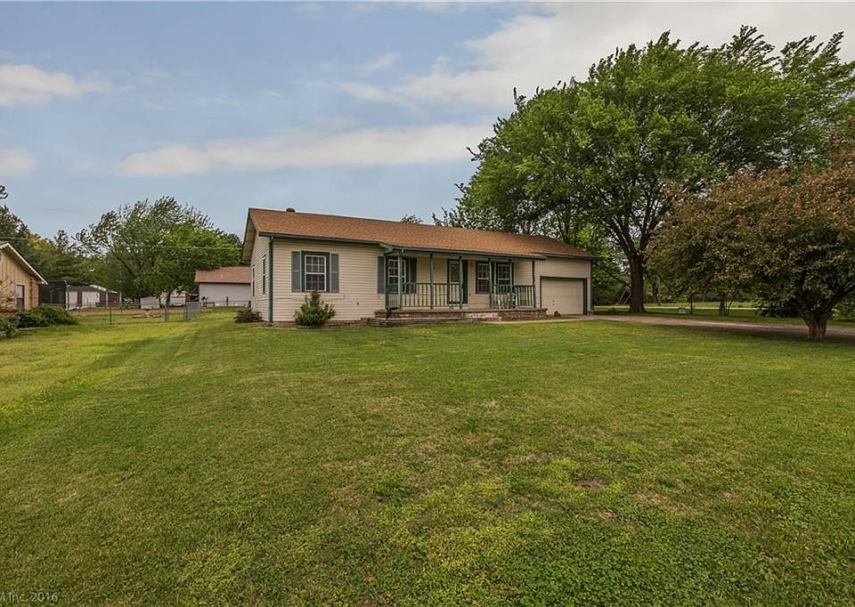 1st image of 101 Western Heights Cir