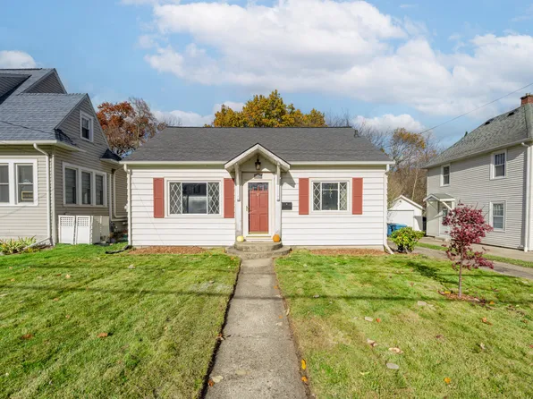 624 Parker Ave, Kalamazoo, MI 49008