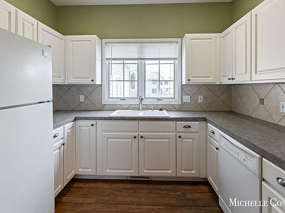 5th image of 2843 Meadow Bluff Dr NW