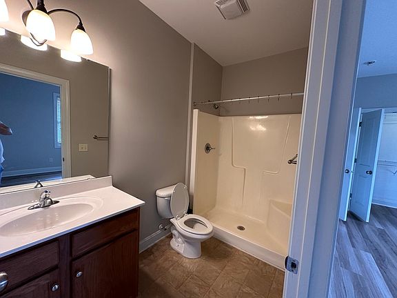 5th image of 317 Arlington Ave