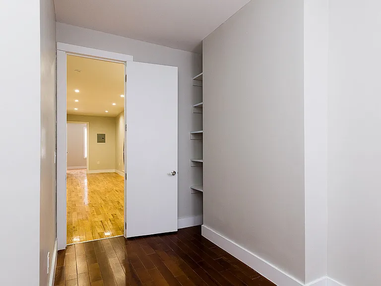 197 Irving Ave #3L — Photo 6