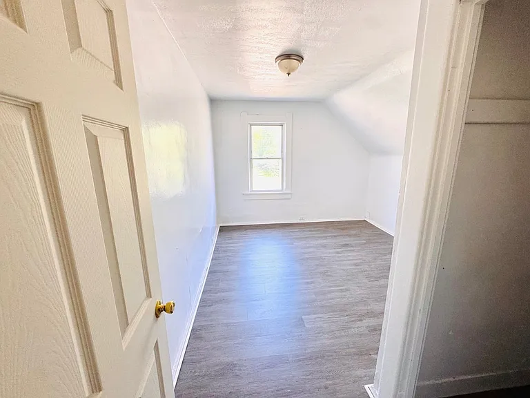 924 Ansel Rd — Photo 24