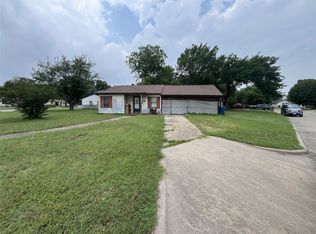 1716 Globe Ave, Blue Mound, TX 76131