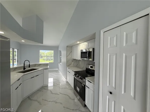 2401 Fisher Ct, Lehigh Acres, FL 33936