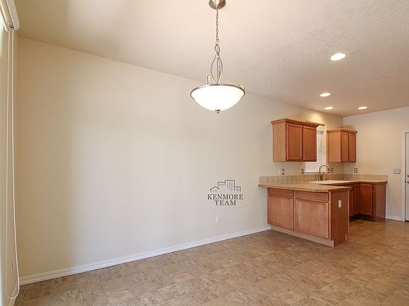 5th image of 5241 Chris St
