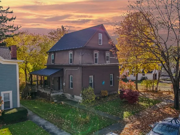 27 James St, Cortland, NY 13045