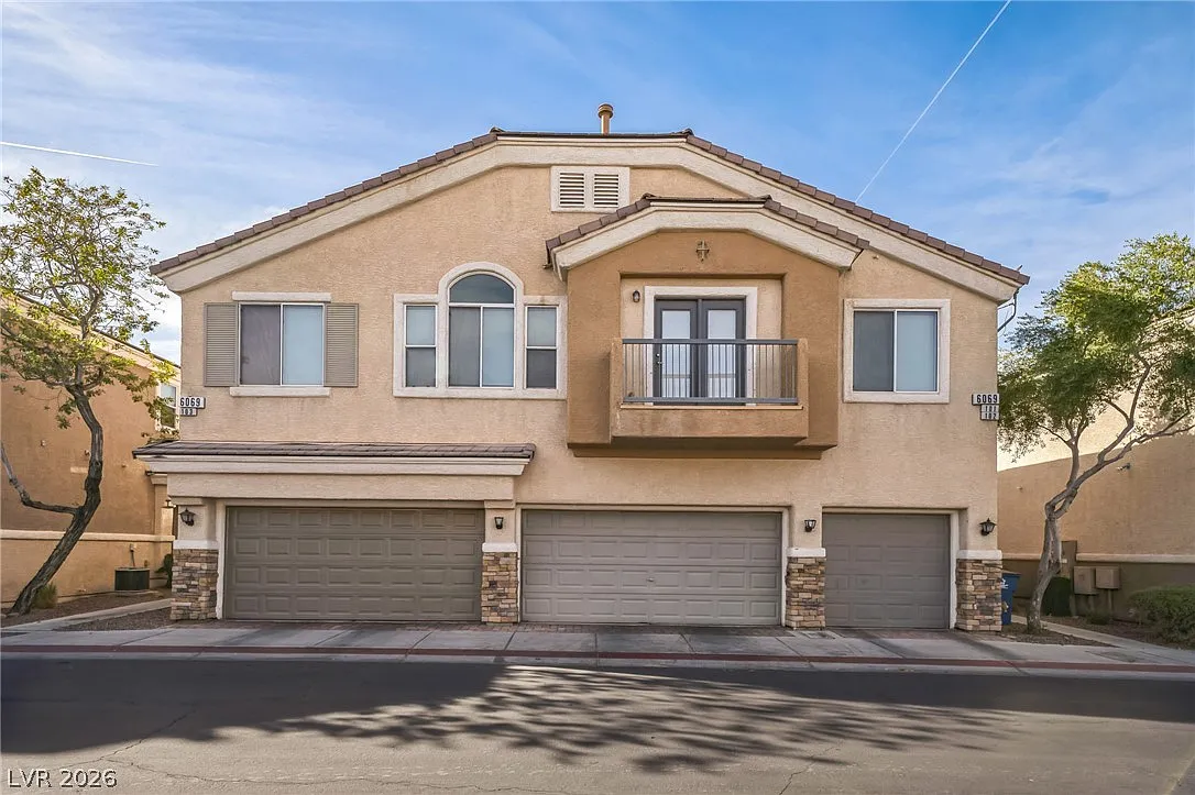 2 bed, 2.0 bath, 1189 sqft, $1,400 — Photo 2
