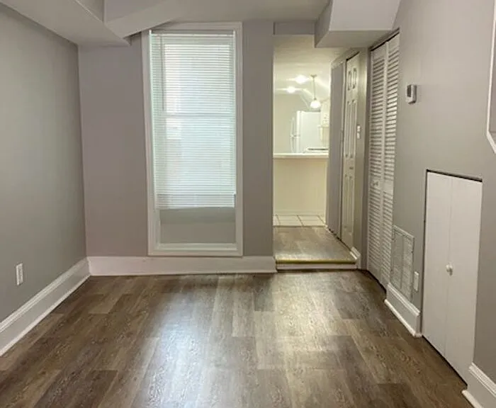 2400 Fleet St — Photo 5