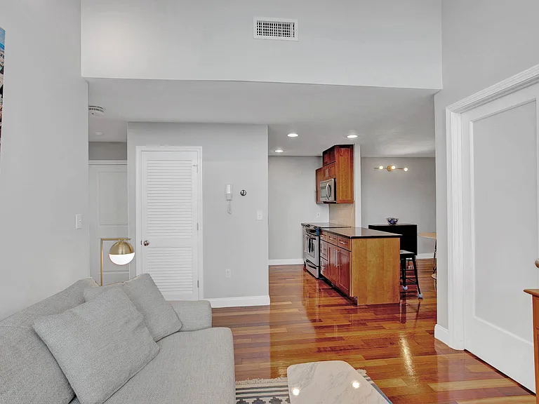 841 Parker St #206 — Photo 5