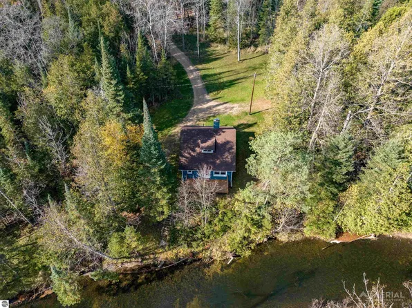 2217 Bedtelyon Rd, West Branch, MI 48661
