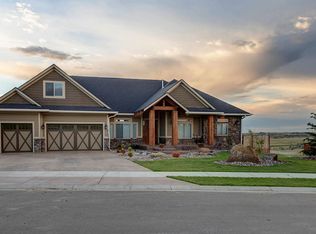 6722 Fairview Dr, Williston, ND 58801