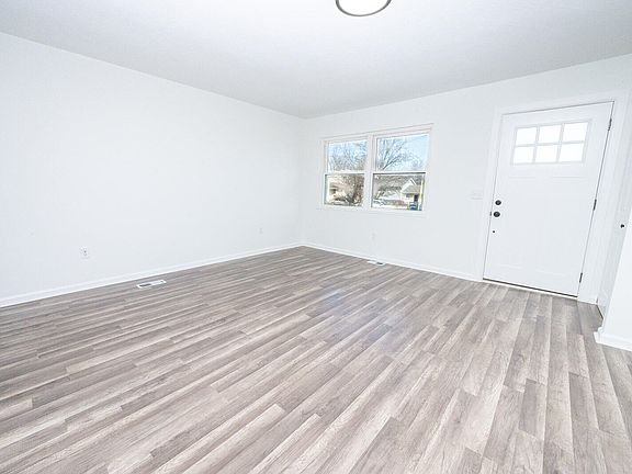 3rd image of 3724 Jacqueline Dr
