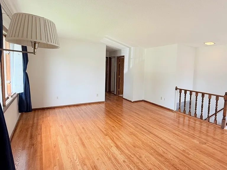 880 2nd St NW — Photo 3
